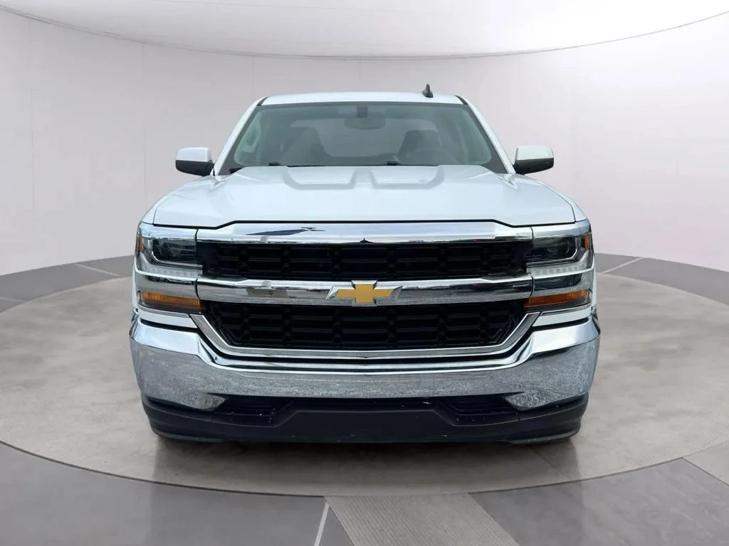 Certified Used 2018 SUMMIT WHITE Chevrolet LT image 6