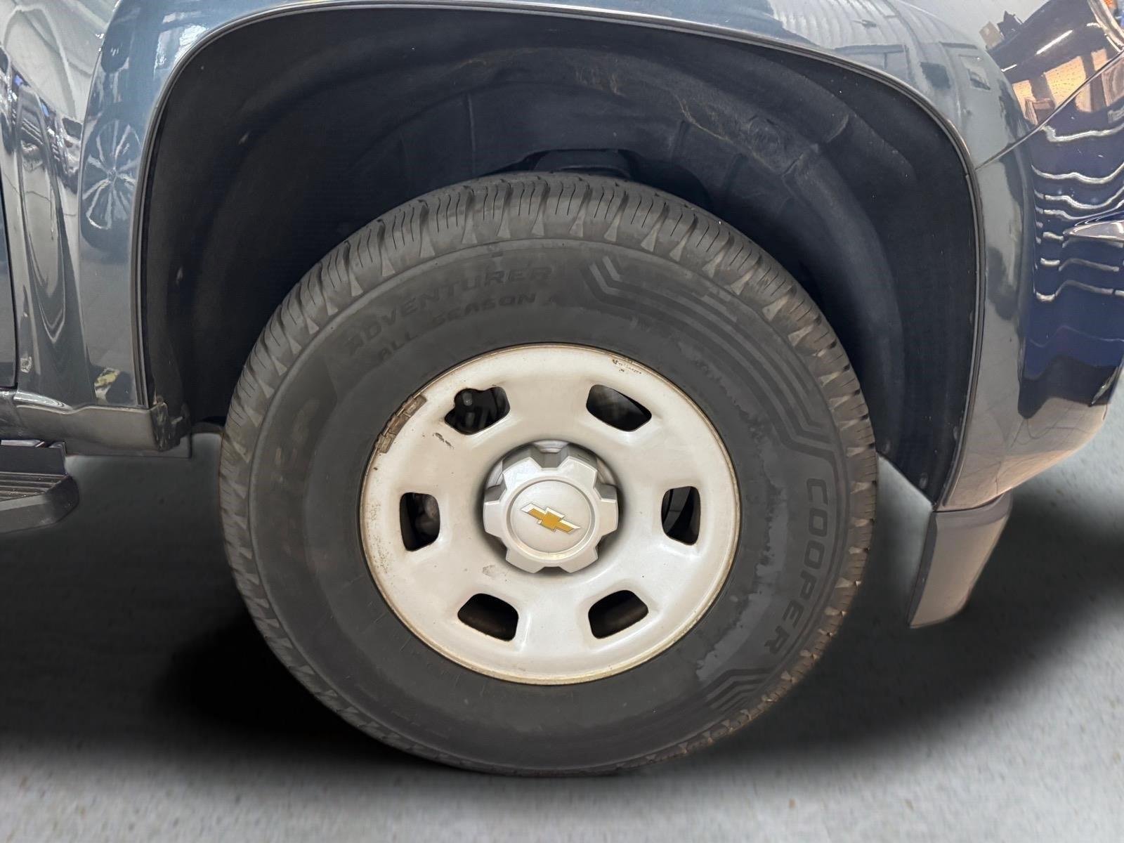 Used 2020 Shadow Gray Metallic Chevrolet 2WD Z71 image 17