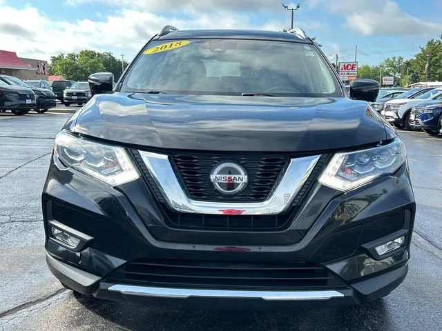 Used 2018 Magnetic Black Nissan SL image 13