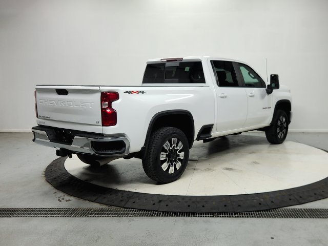 Used 2024 White Chevrolet LT image 8