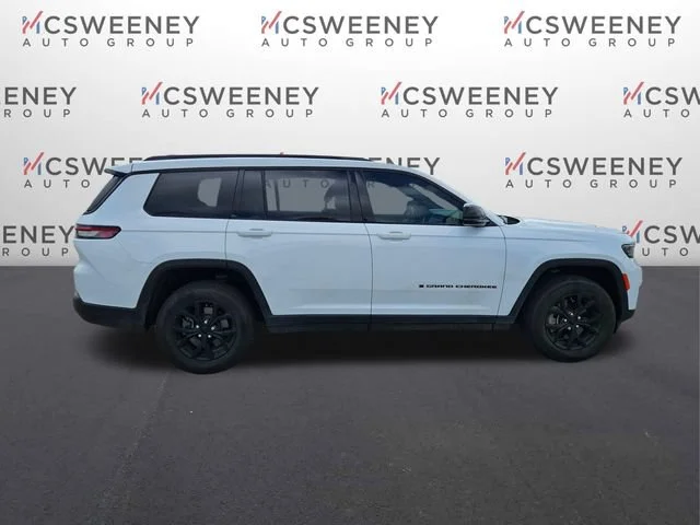 Used 2024 White Jeep Altitude image 6