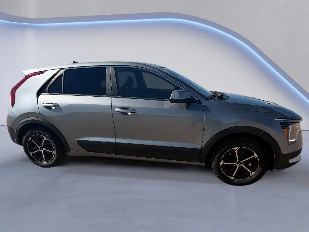 Used 2025 Steel Gray Kia LX image 12