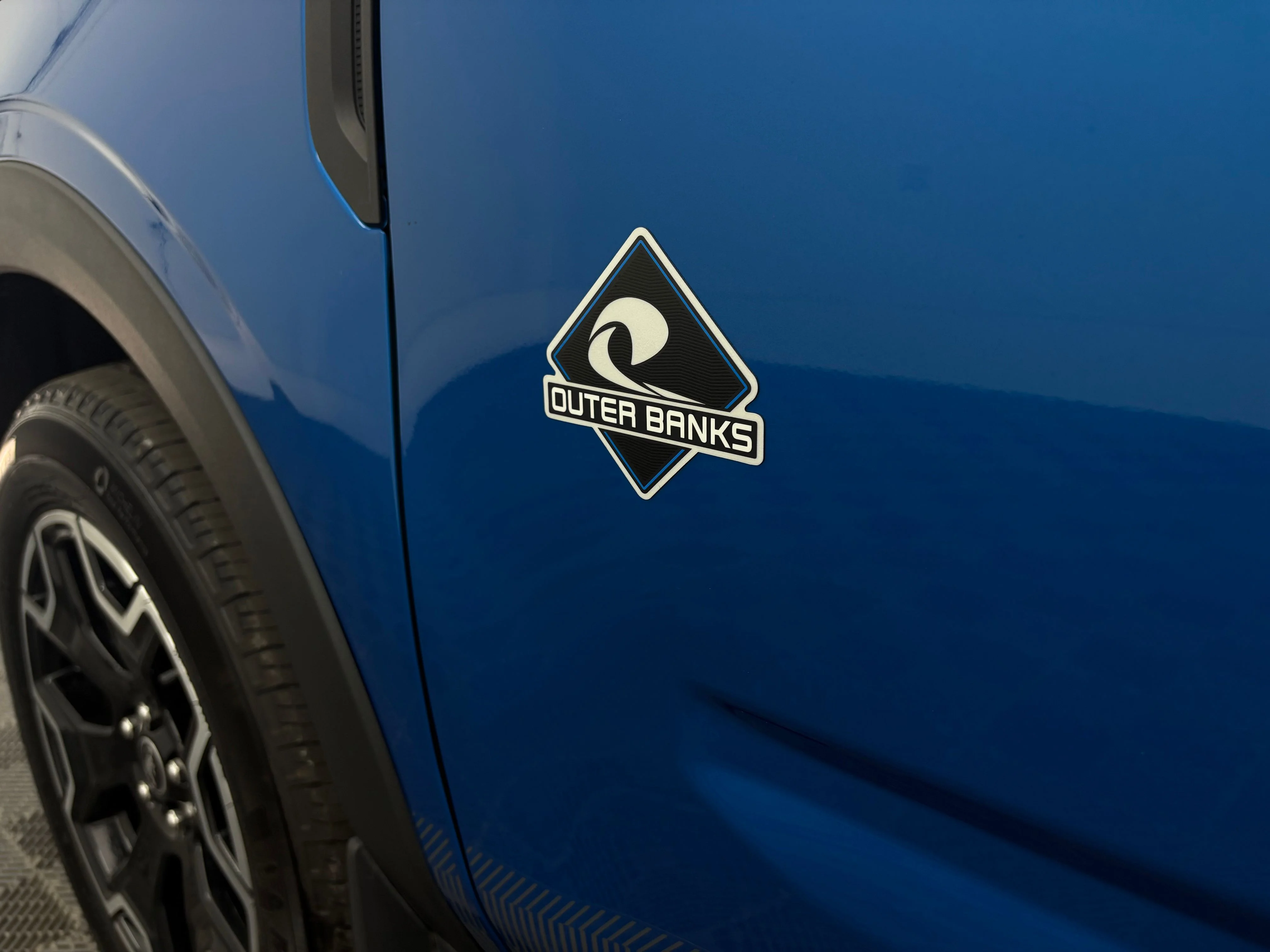 Used 2025 Blue Metallic Ford Outer Banks image 14