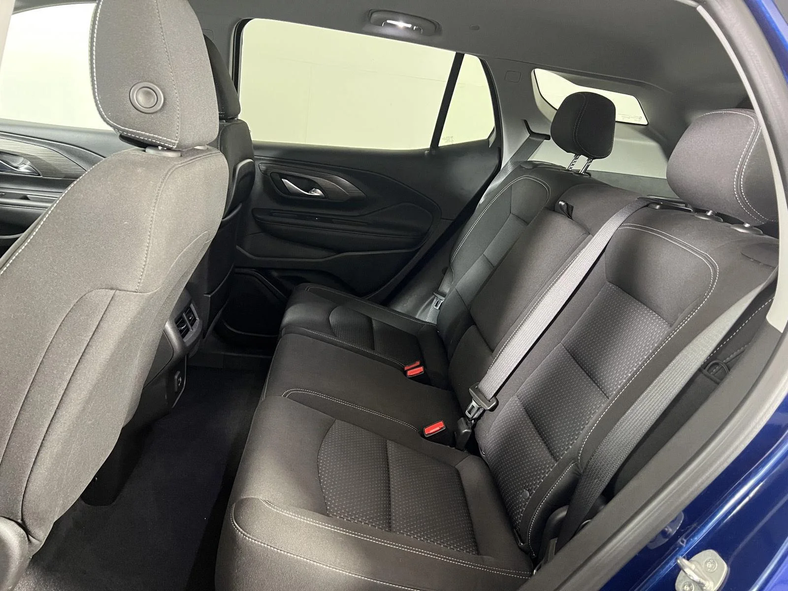 Used 2023 MARINE METALLIC GMC SLE image 19