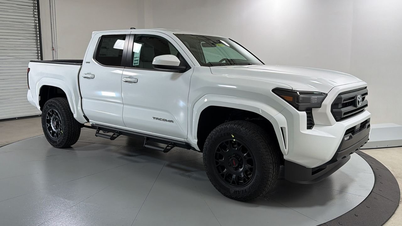 New 2026 Ice Cap Toyota  SR5 image 3