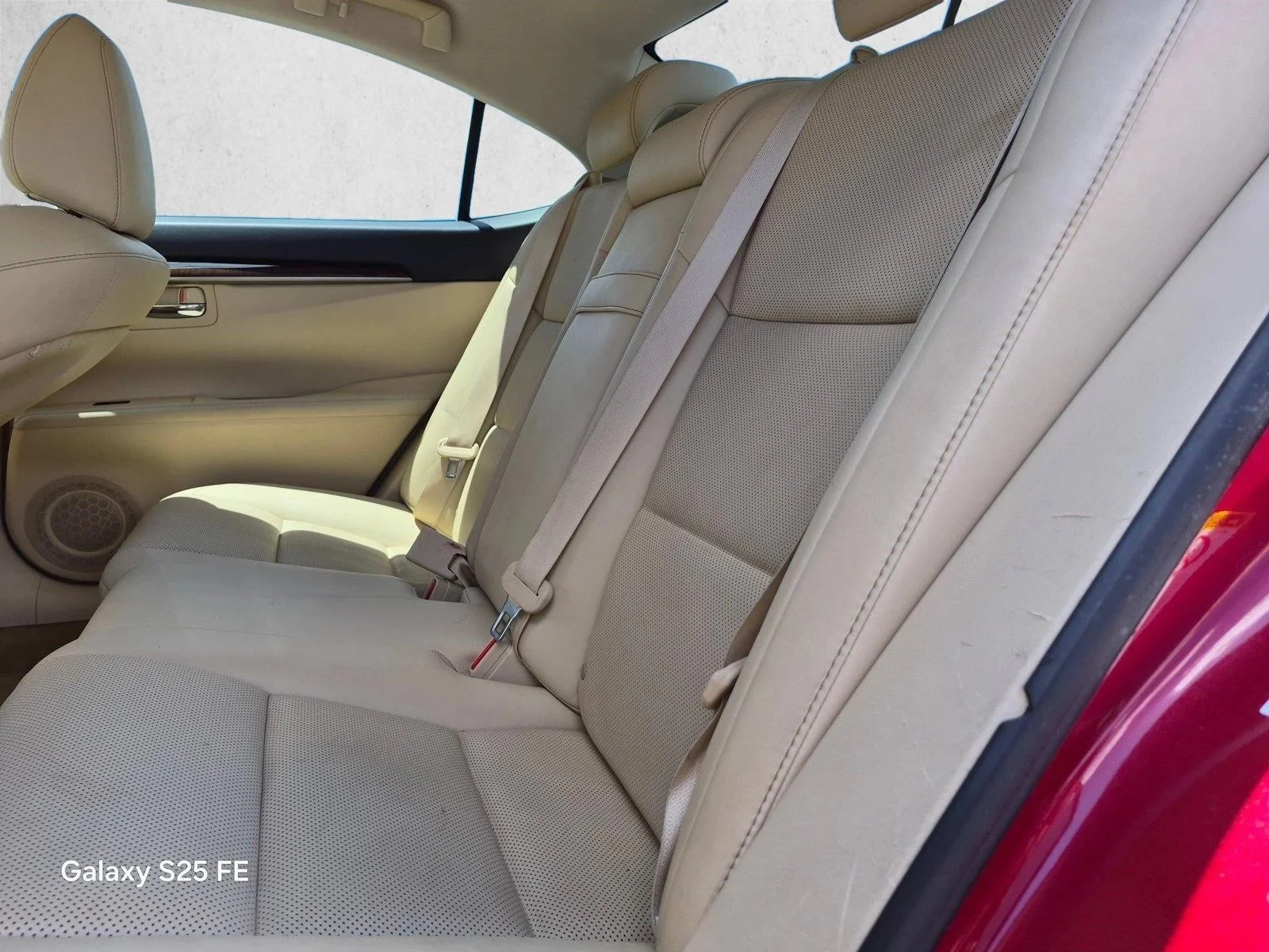 Used 2014 Matador Red Mica Lexus  image 19