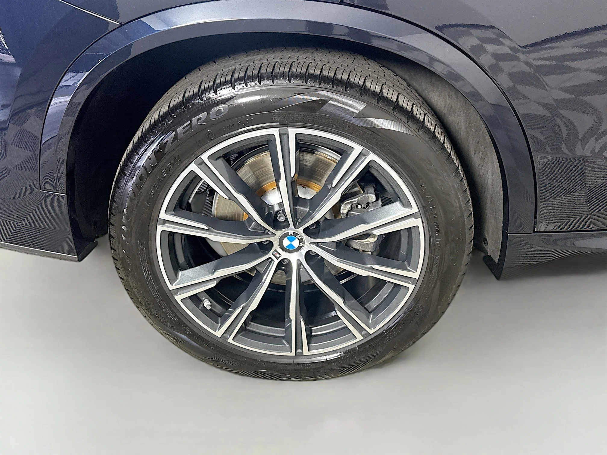 Used 2026 Carbon Black Metallic BMW sDrive40i image 29