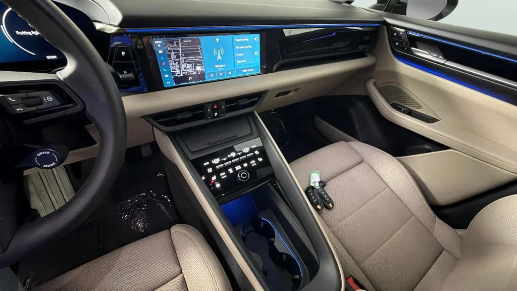 2025 Porsche Macan Base - Photo 19