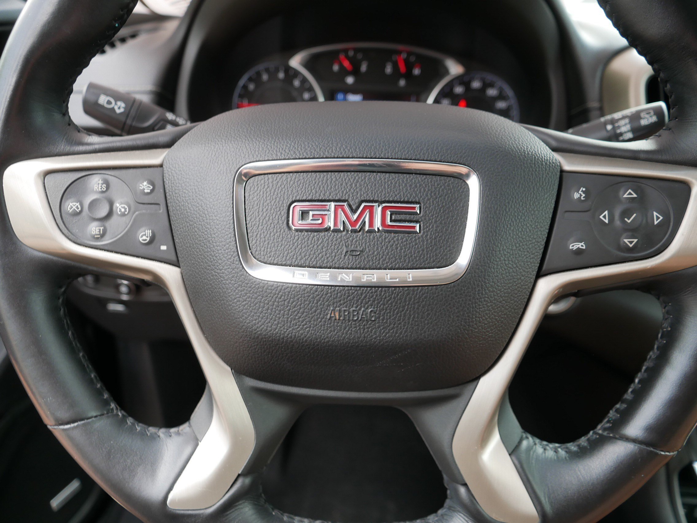 Used 2018 Ebony Twilight Metallic GMC Denali image 25
