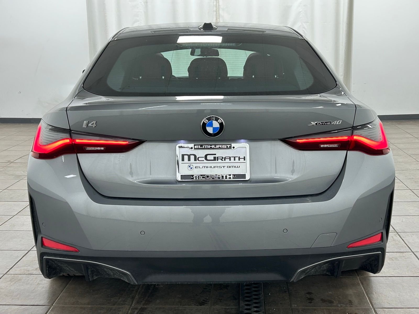 New 2026 Skyscraper Grey Metallic BMW xDrive40 image 5