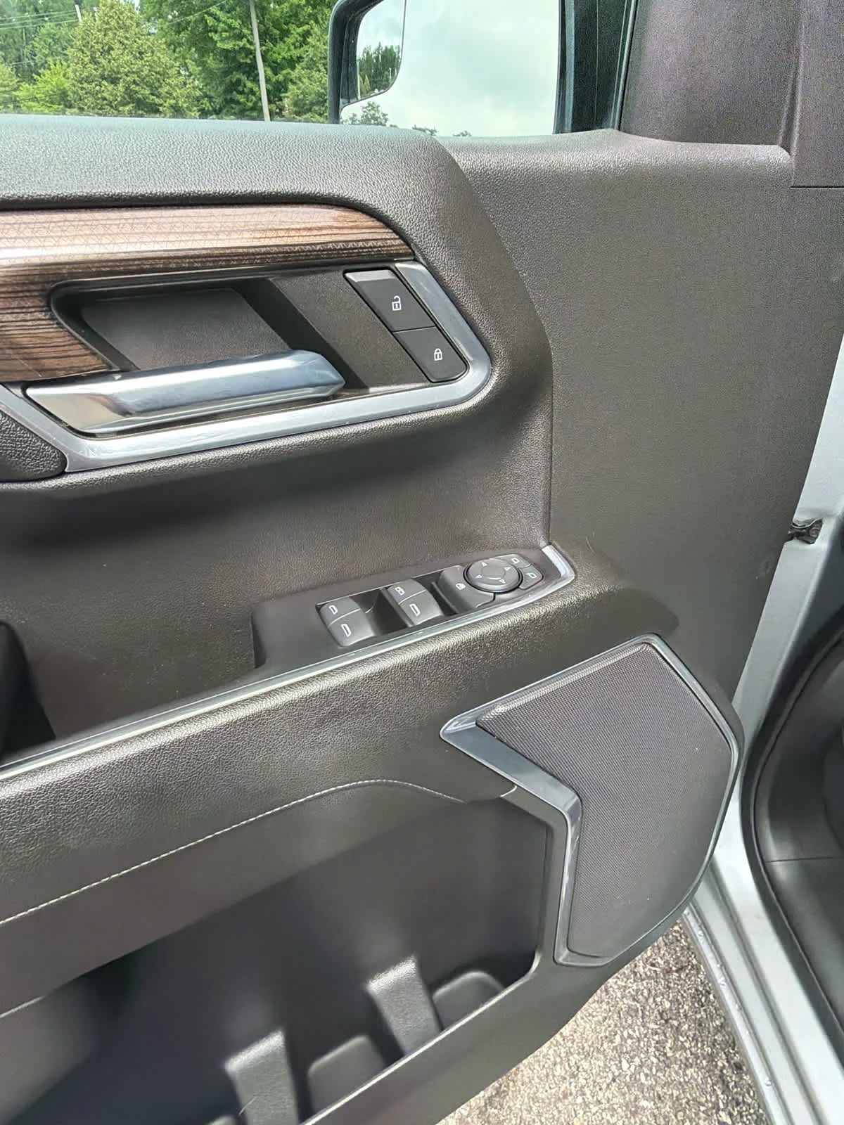 Used 2023 Sterling Gray Metallic Chevrolet LT image 16