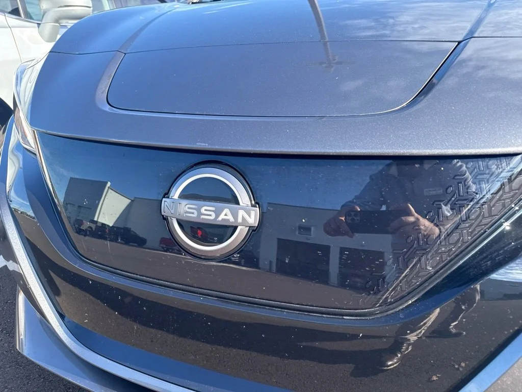 Used 2023 Gray Nissan S image 9