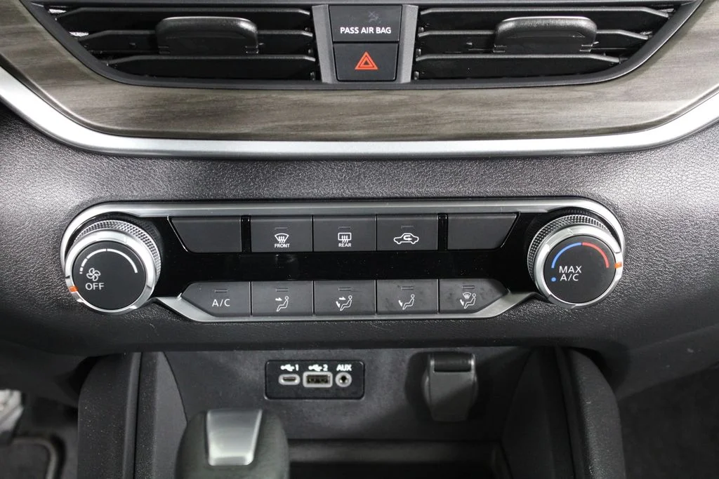 2025 Nissan Altima SV - Photo 25