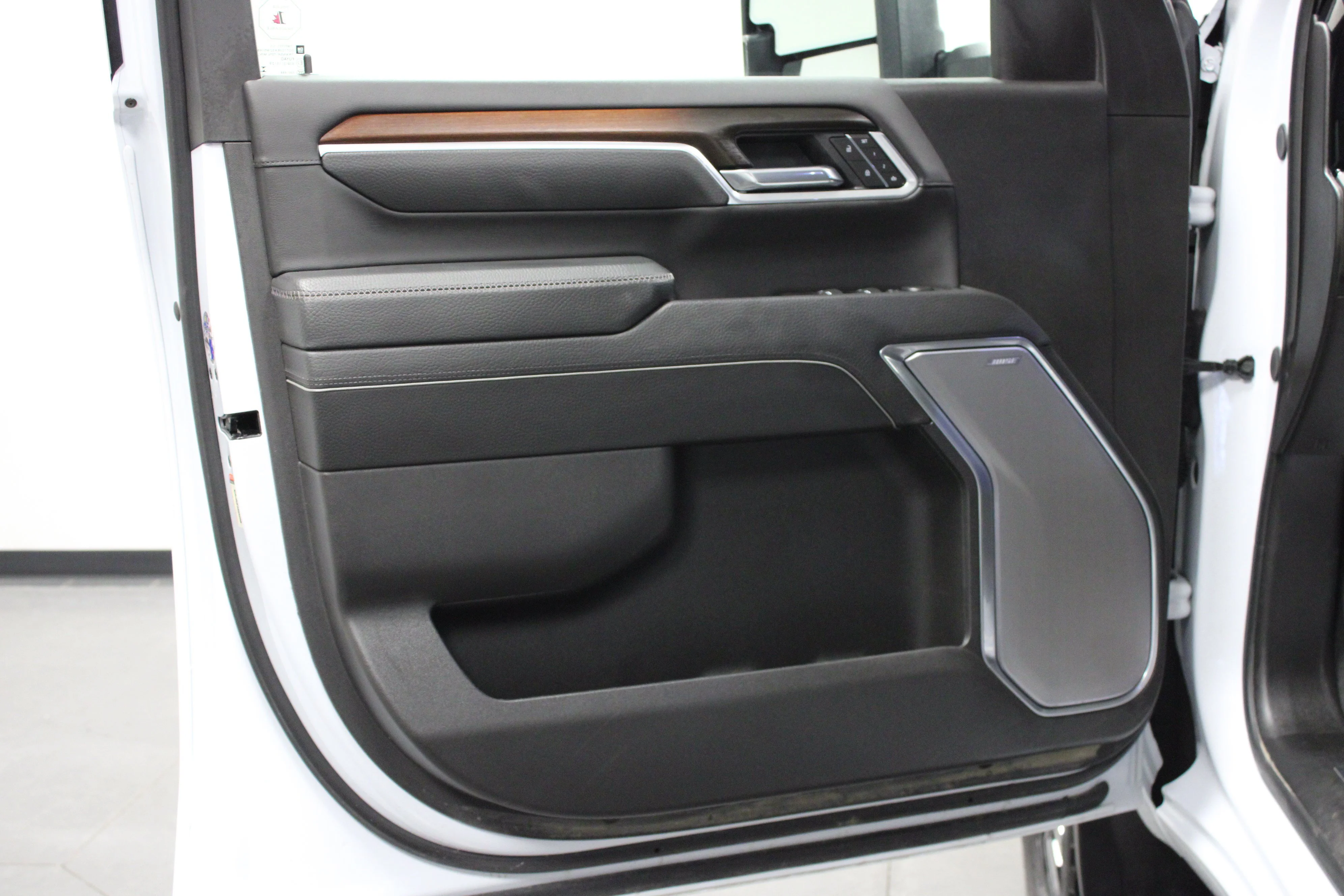 Used 2026 Glacier White Tricoat GMC Denali image 11