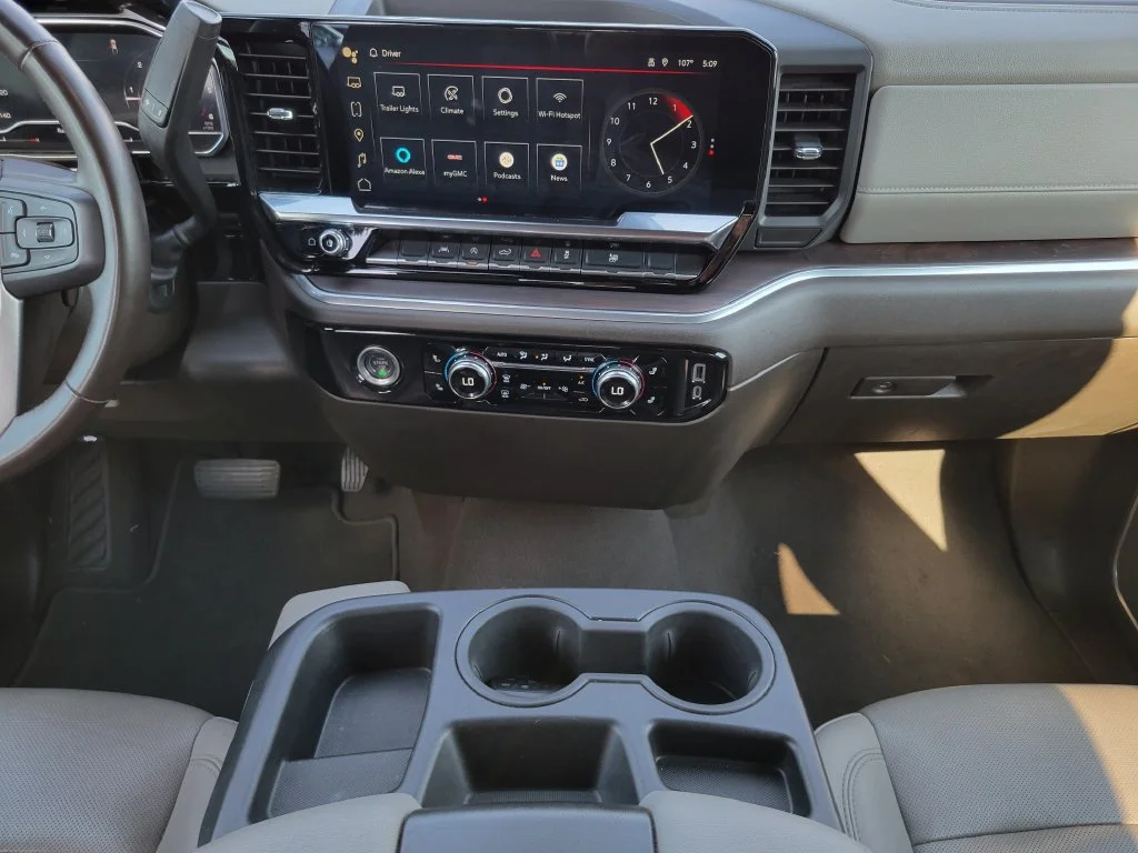 Used 2024 Summit White GMC SLT image 19