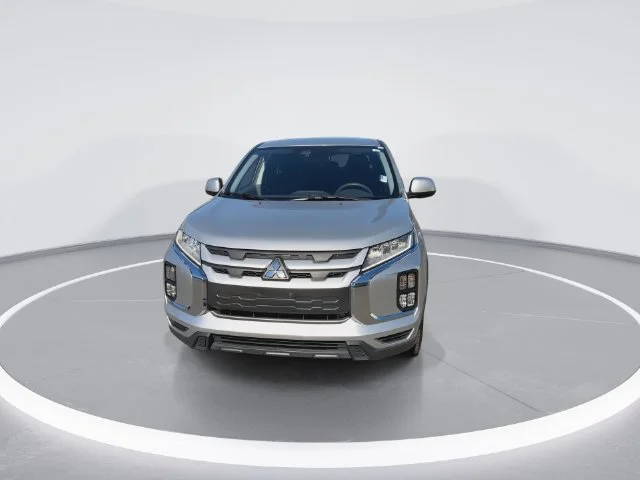 Used 2024 Gray Mitsubishi 2.0 ES image 3