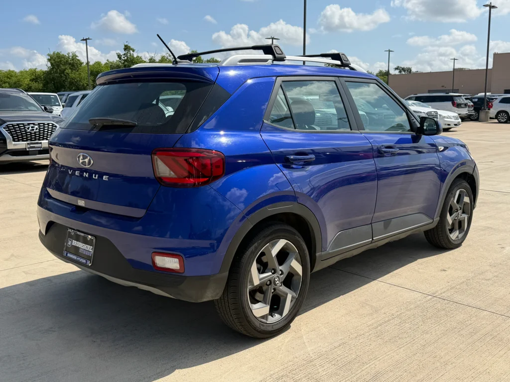 Used 2024 Intense Blue Hyundai SEL image 6