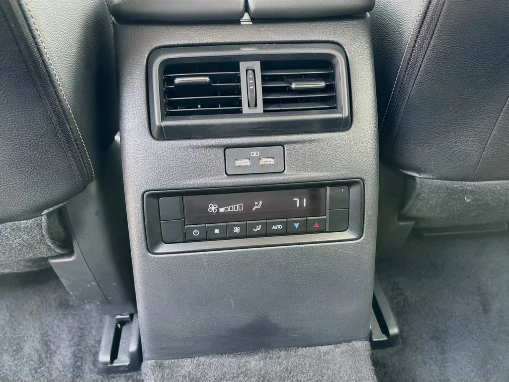 Certified Used 2025 White Mazda 3.3 Turbo Select image 24