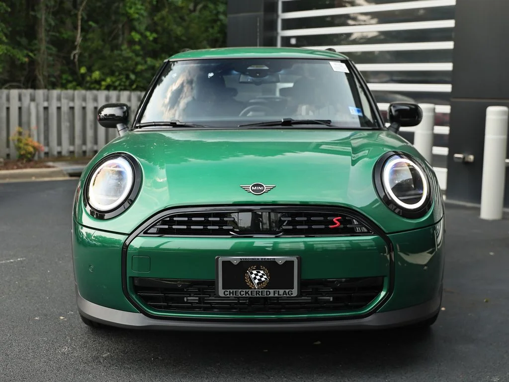 New 2026 British Racing Green MINI Signature Plus image 13