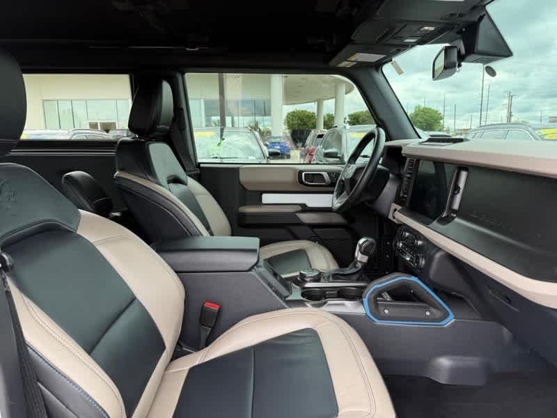 Used 2023 Oxford White Ford Wildtrak image 10
