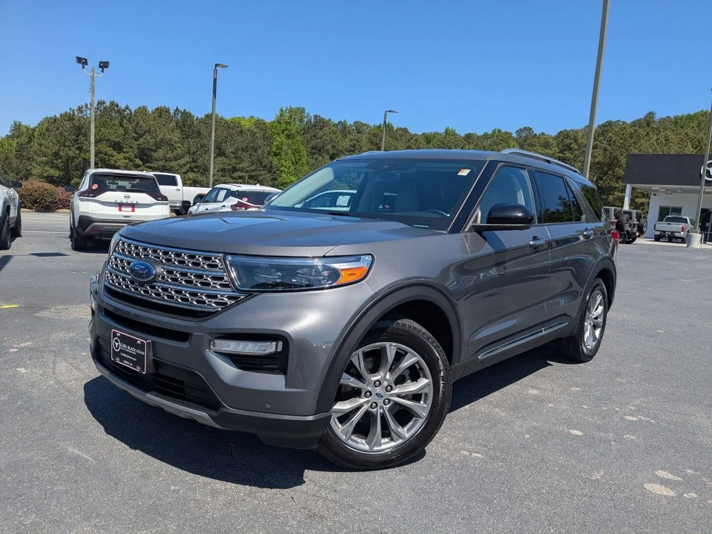 2023 Ford Explorer Limited RWD's photo