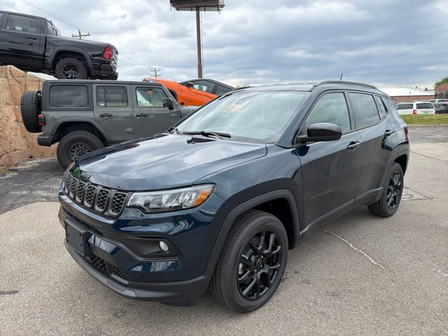 New 2026 Fathom Blue Pearl-Coat Exterior Paint Jeep Latitude image 3
