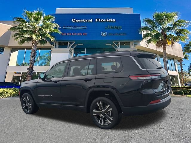 New 2027 High-Gloss Black Paint Jeep Limited image 7