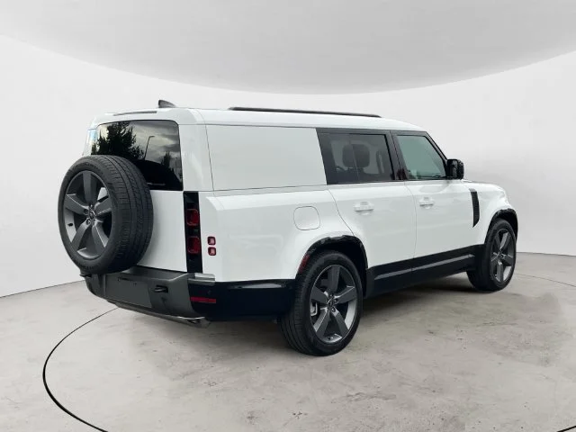 Used 2024 White Land Rover Outbound image 6