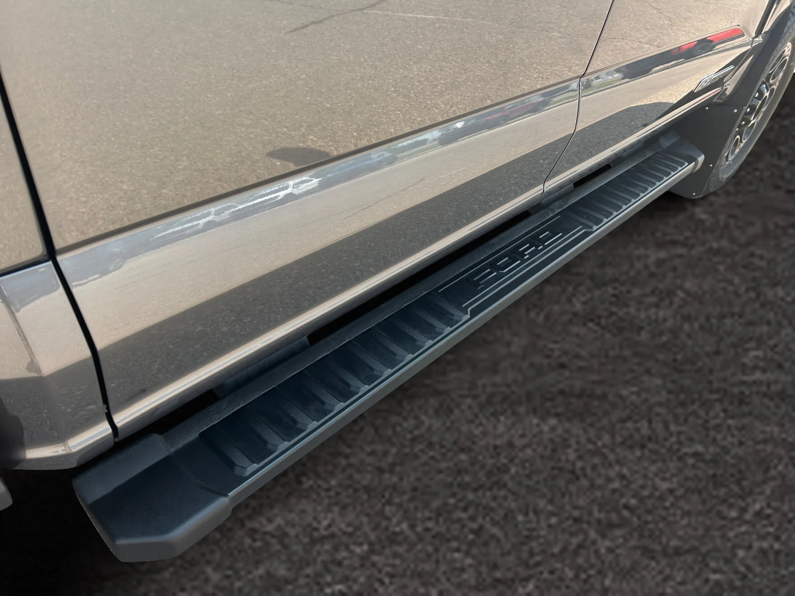 New 2026 Carbonized Grey Metallic Ford XLT image 11
