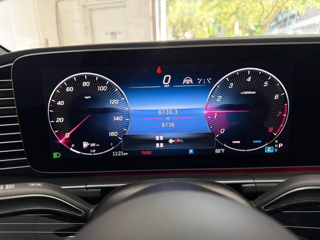Certified Used 2025 Black Mercedes-Benz GLS 580 image 31