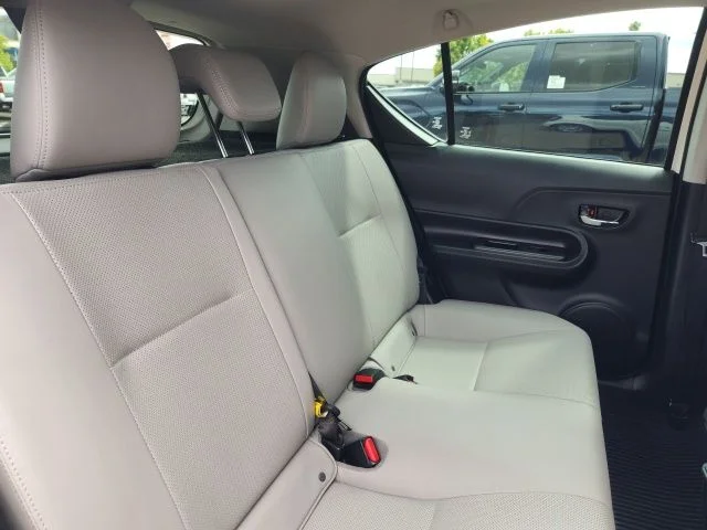 Used 2018  Toyota Four image 20