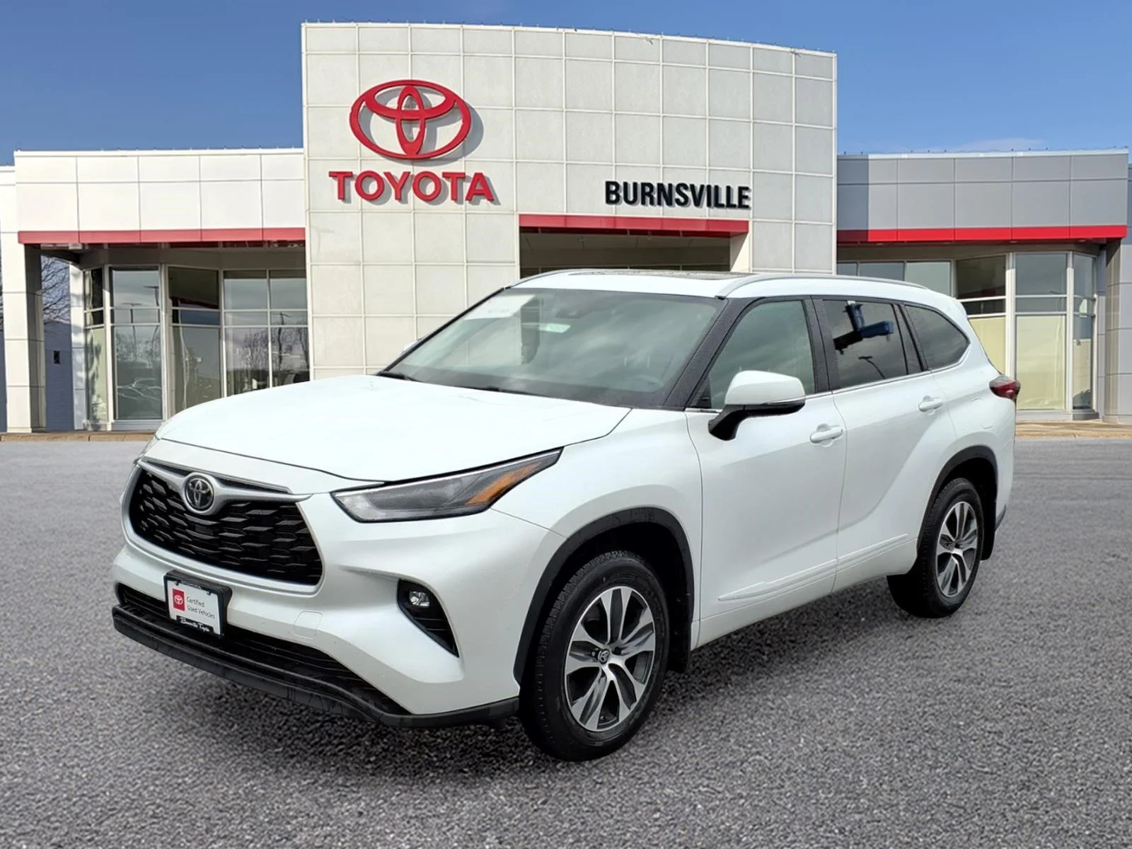 Used 2023 Beige Toyota XLE image 8