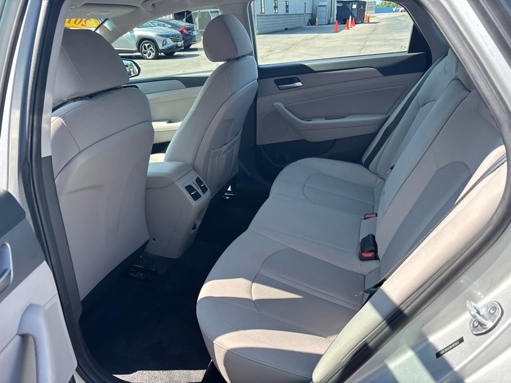 Used 2019 Silver Hyundai SEL image 13