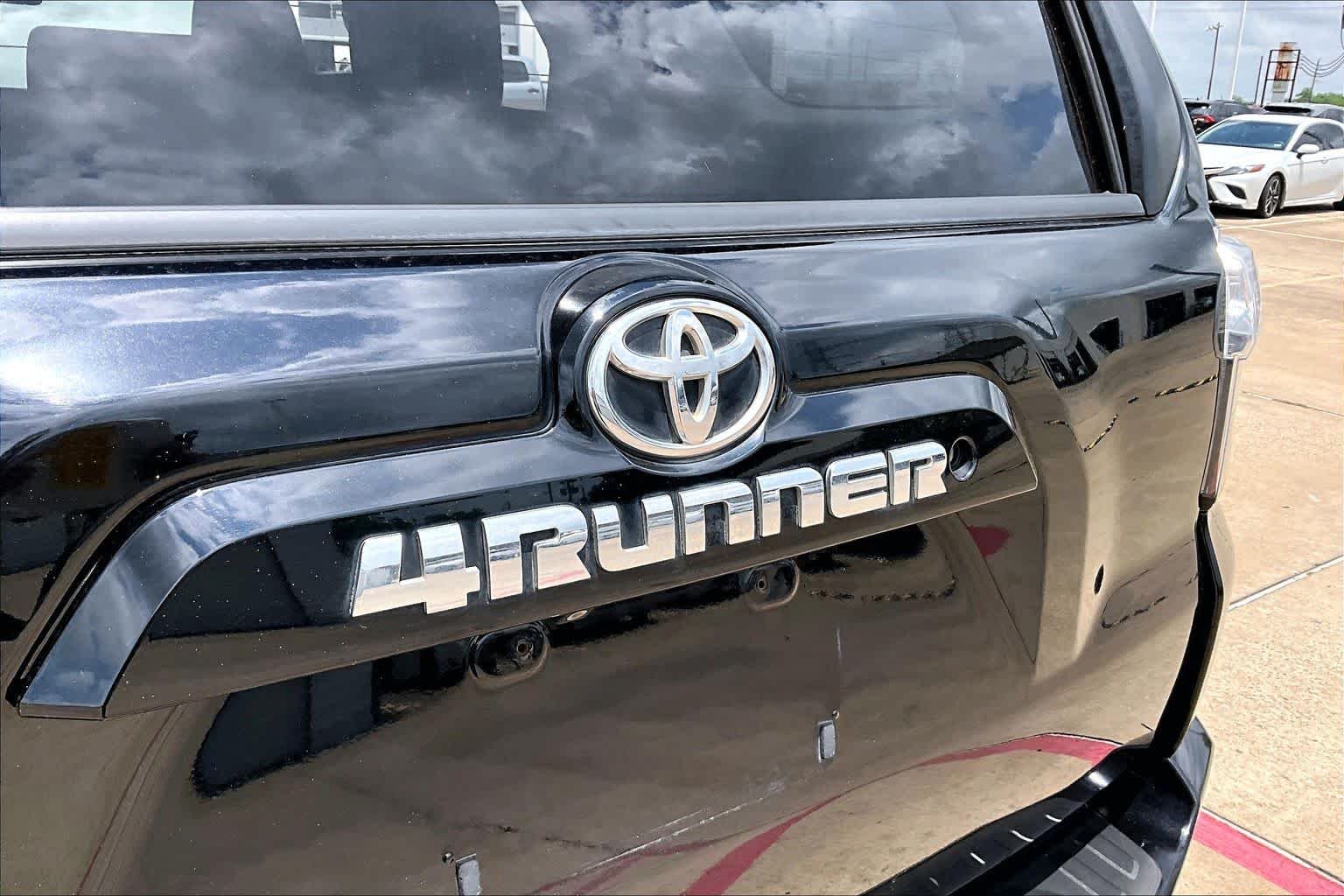 Used 2015 Attitude Black Metallic Toyota SR5 image 31