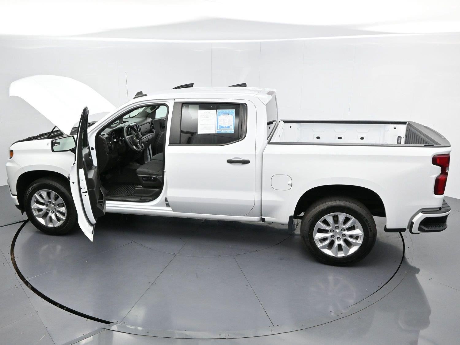 Used 2022 Summit White Chevrolet Custom image 38