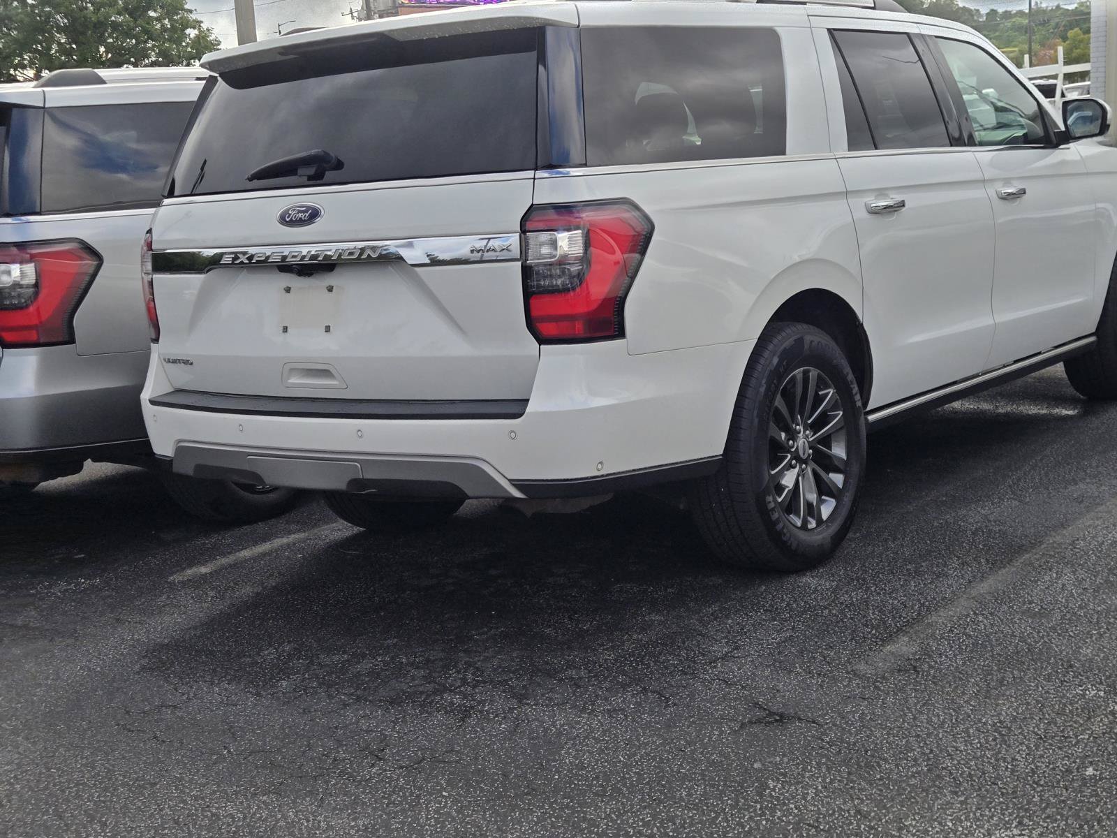 Used 2021 White Metallic Ford Limited image 5