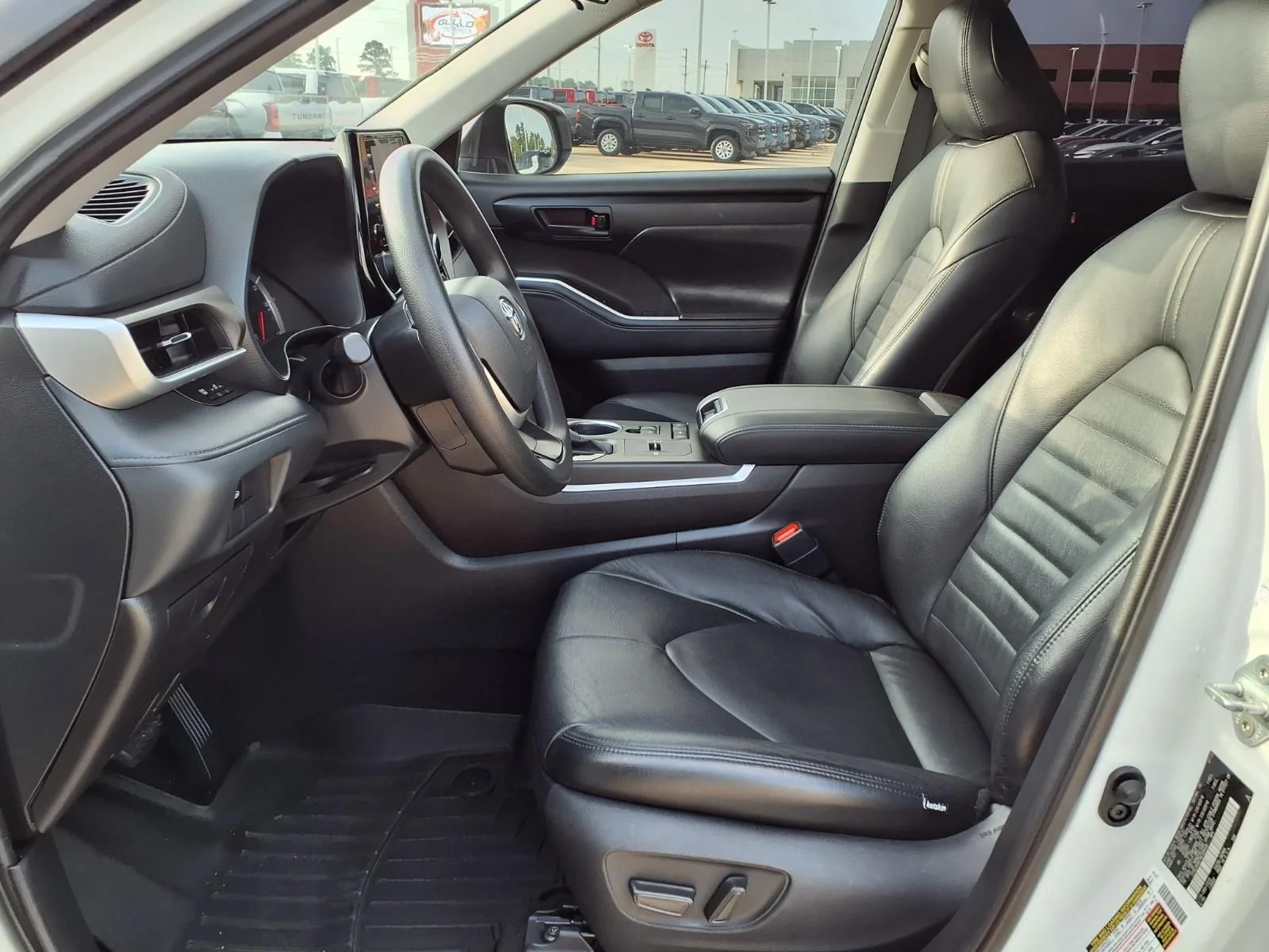 Used 2022 Beige Toyota L image 17