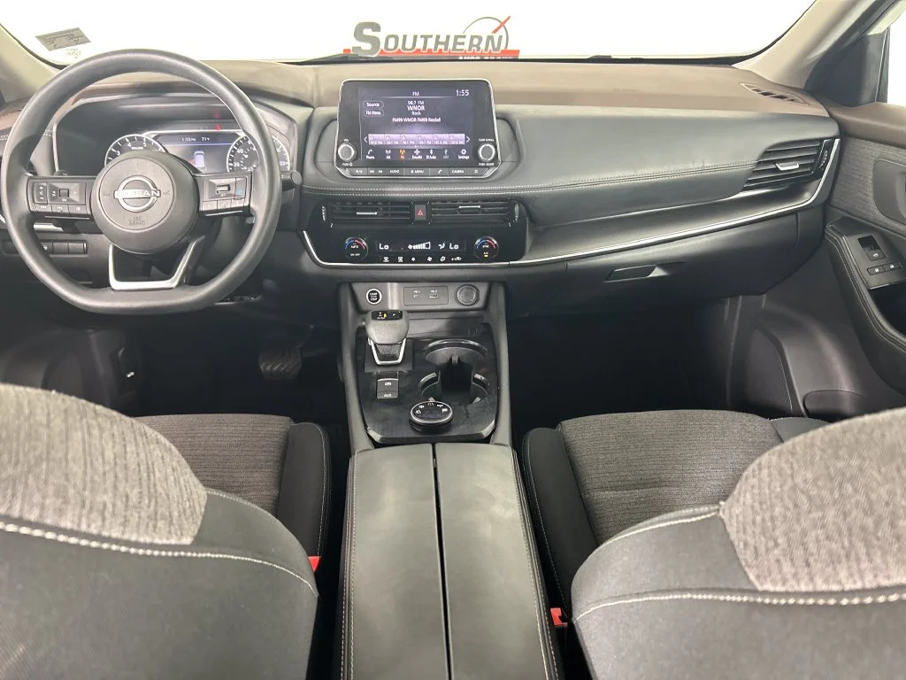 Used 2022 White Nissan SV image 18