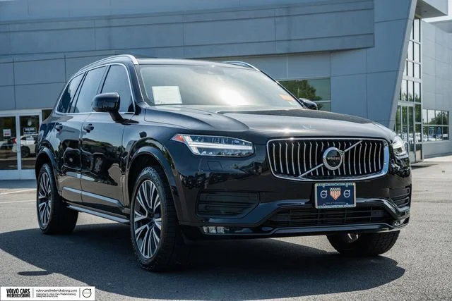 2021 Volvo XC90 T6 Momentum 6 Passenger AWD's photo