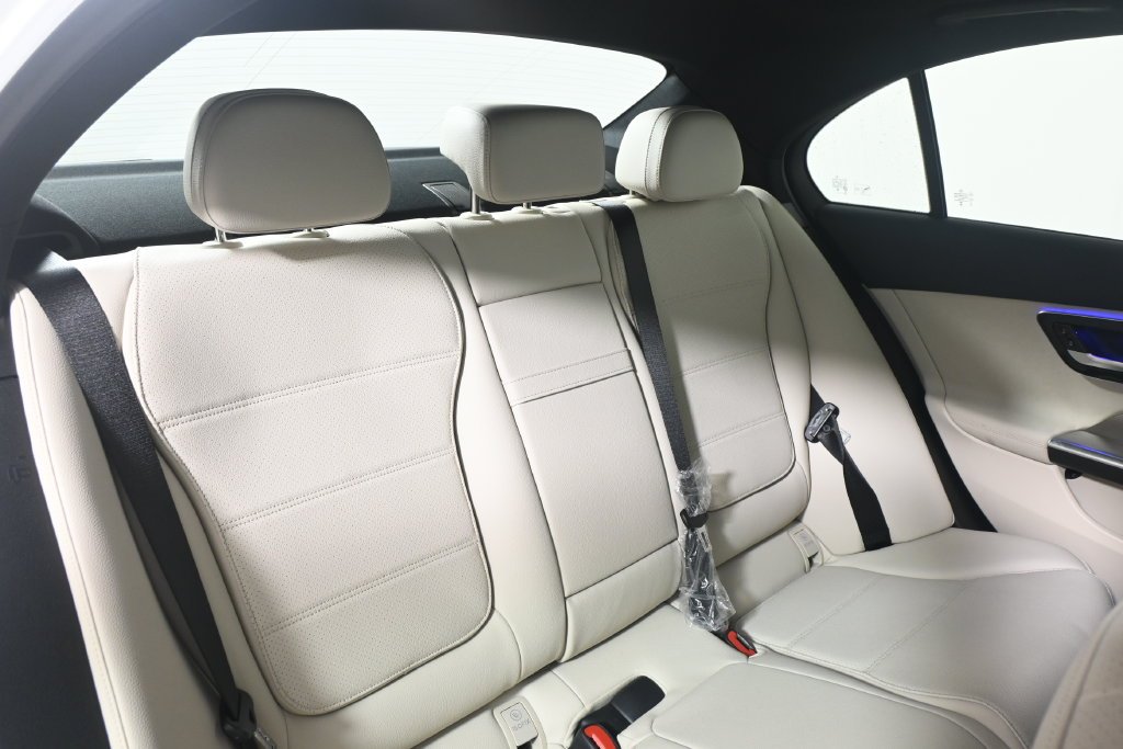 Used 2026 Polar White Mercedes-Benz C 300 image 33