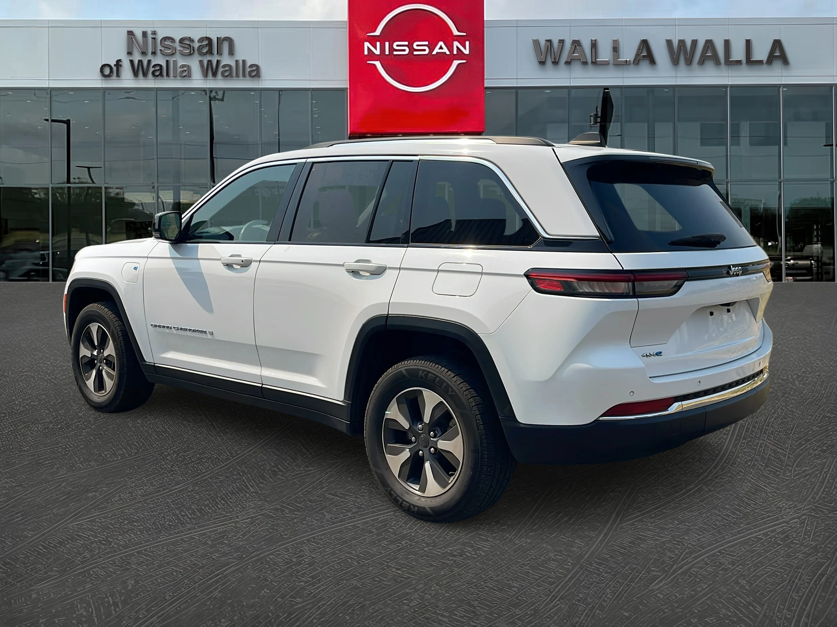Used 2024 Bright White Clearcoat Jeep 4xe image 5