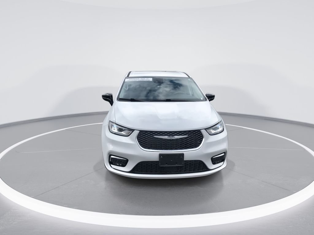 Used 2024 Bright White Clearcoat Chrysler Touring L image 3