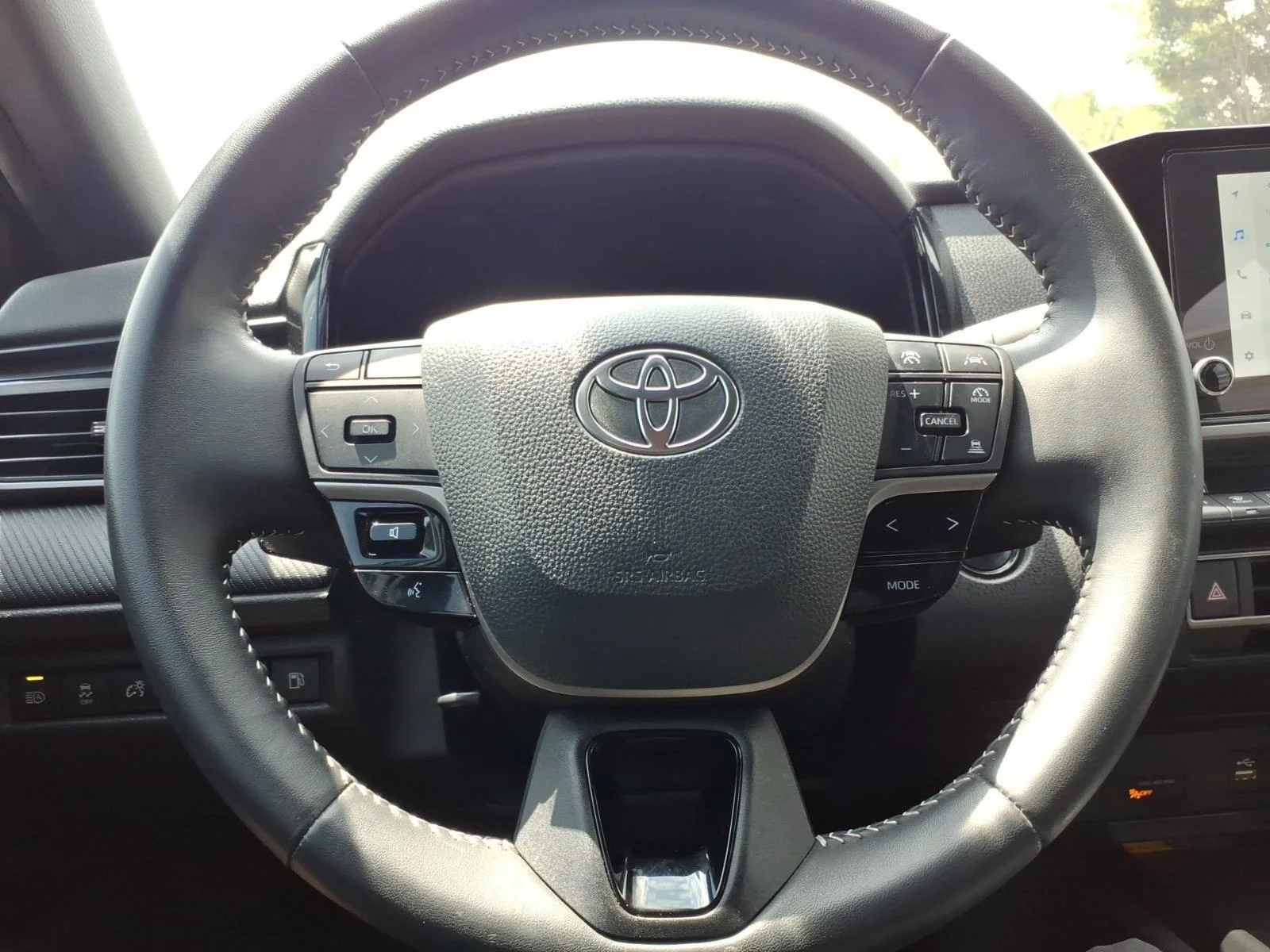 Used 2025 Ocean Gem Toyota SE image 25
