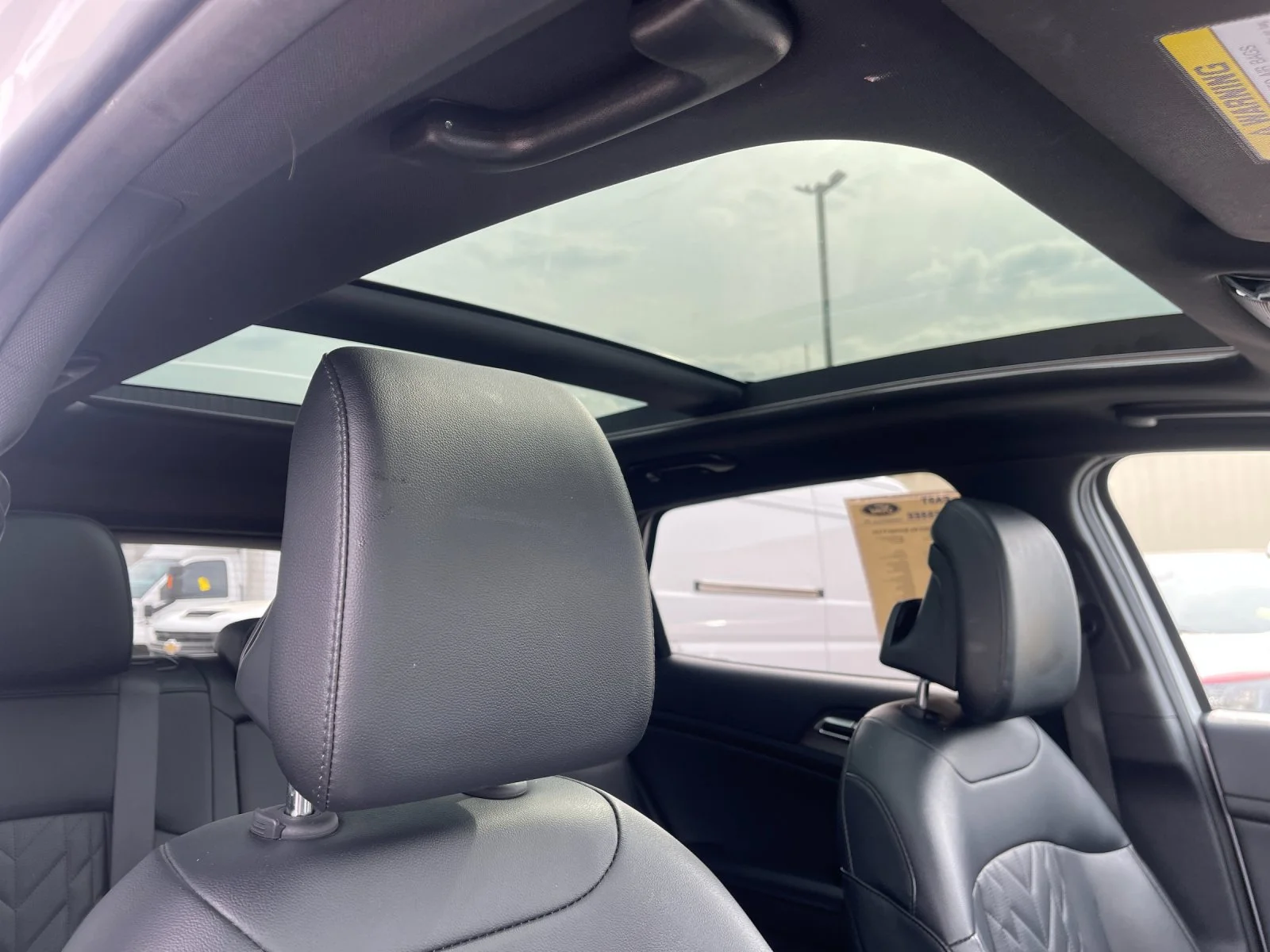 Used 2023 White Kia X-Line image 19