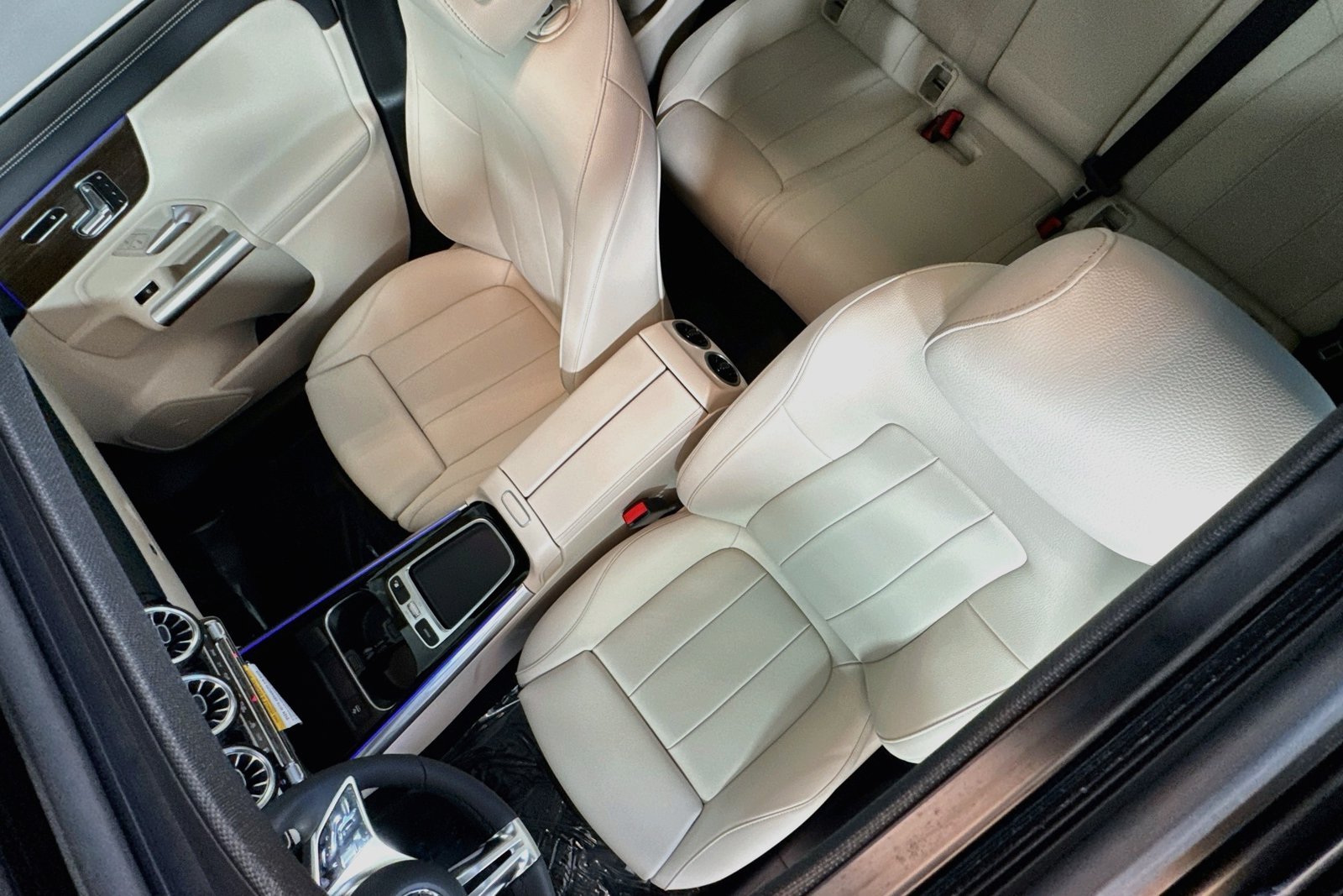 New 2026 Polar White Mercedes-Benz GLA 250 image 19
