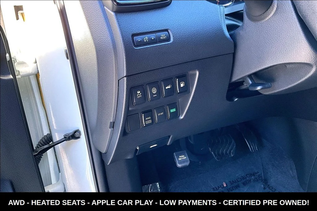 Used 2019 White Nissan SV image 12
