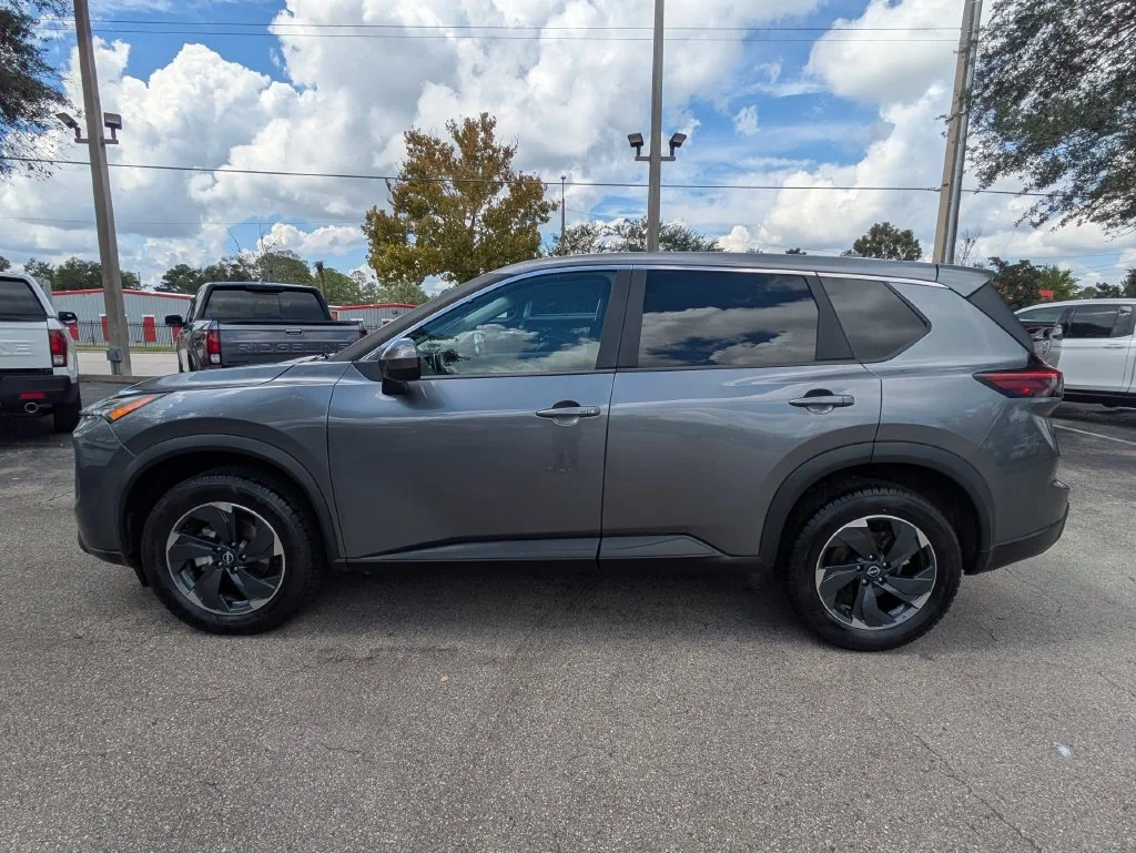 Used 2025 Gun Metallic Nissan SV image 7
