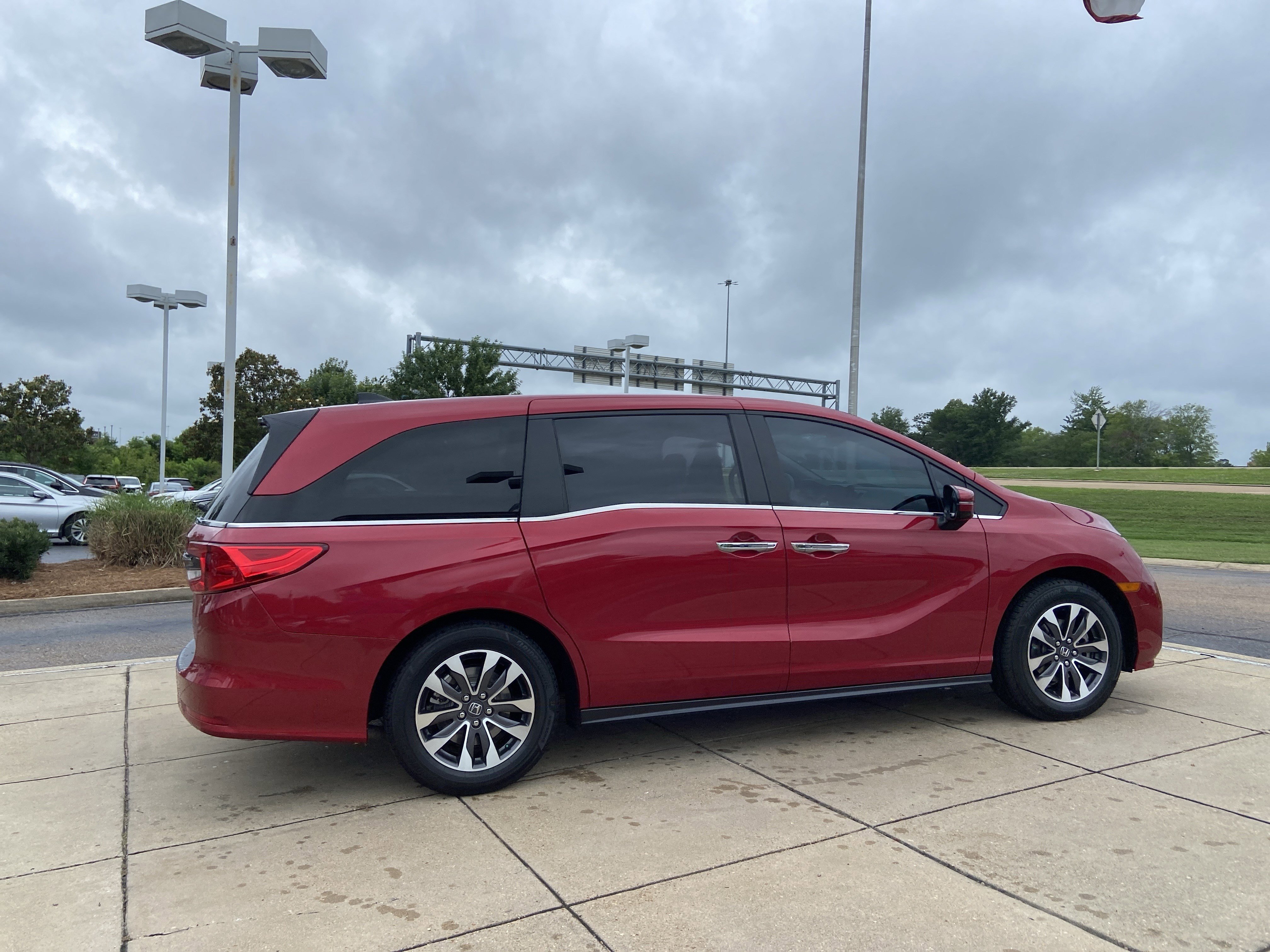Used 2023 Radiant Red Metallic II Honda EX-L image 12