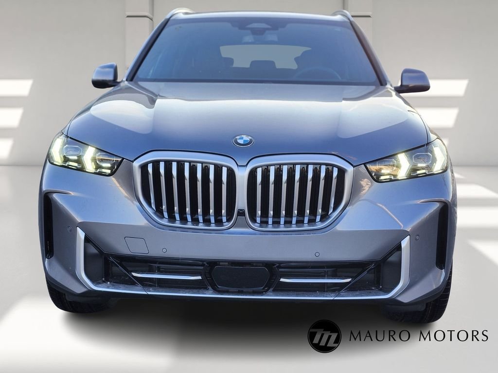 Used 2026 Gray BMW xDrive40i image 8