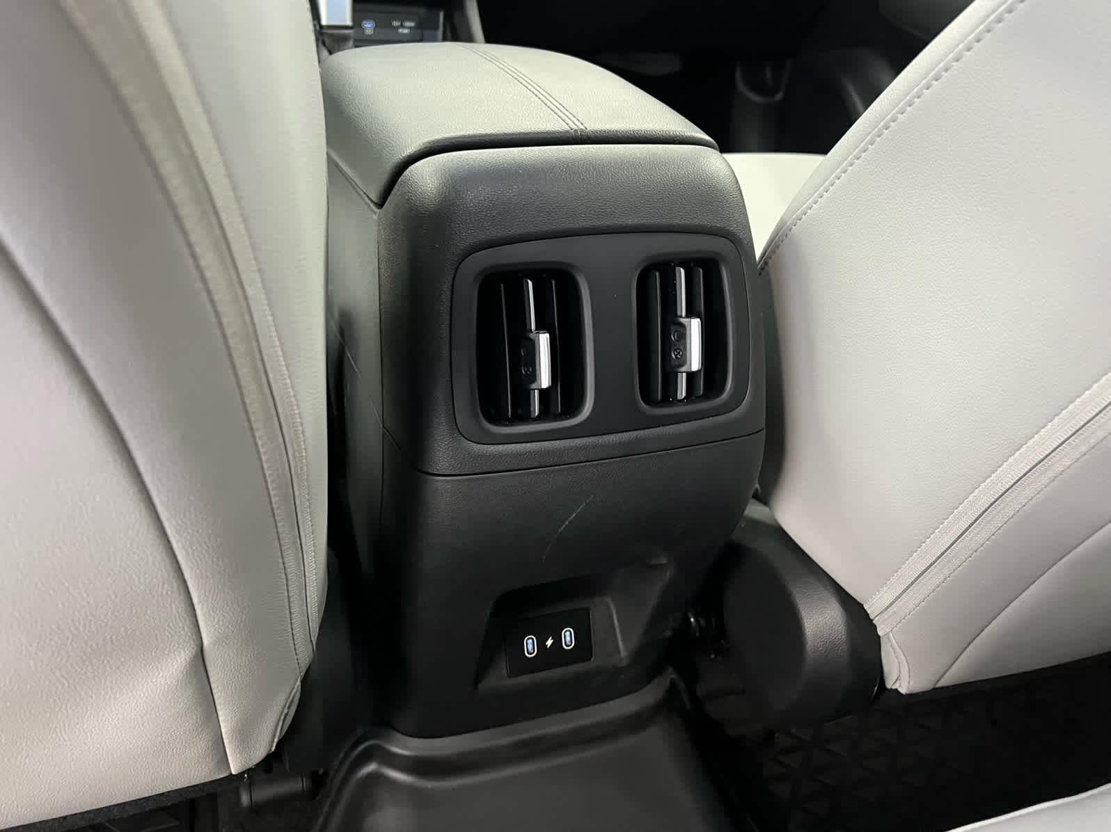 Used 2025 Hampton Gray Hyundai SEL image 30